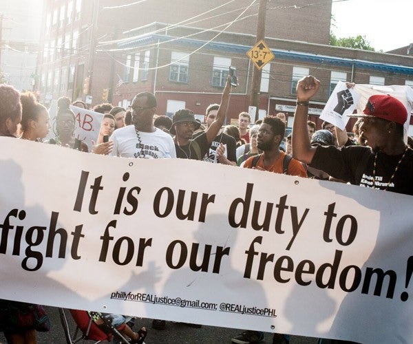 l_protest2.jpg