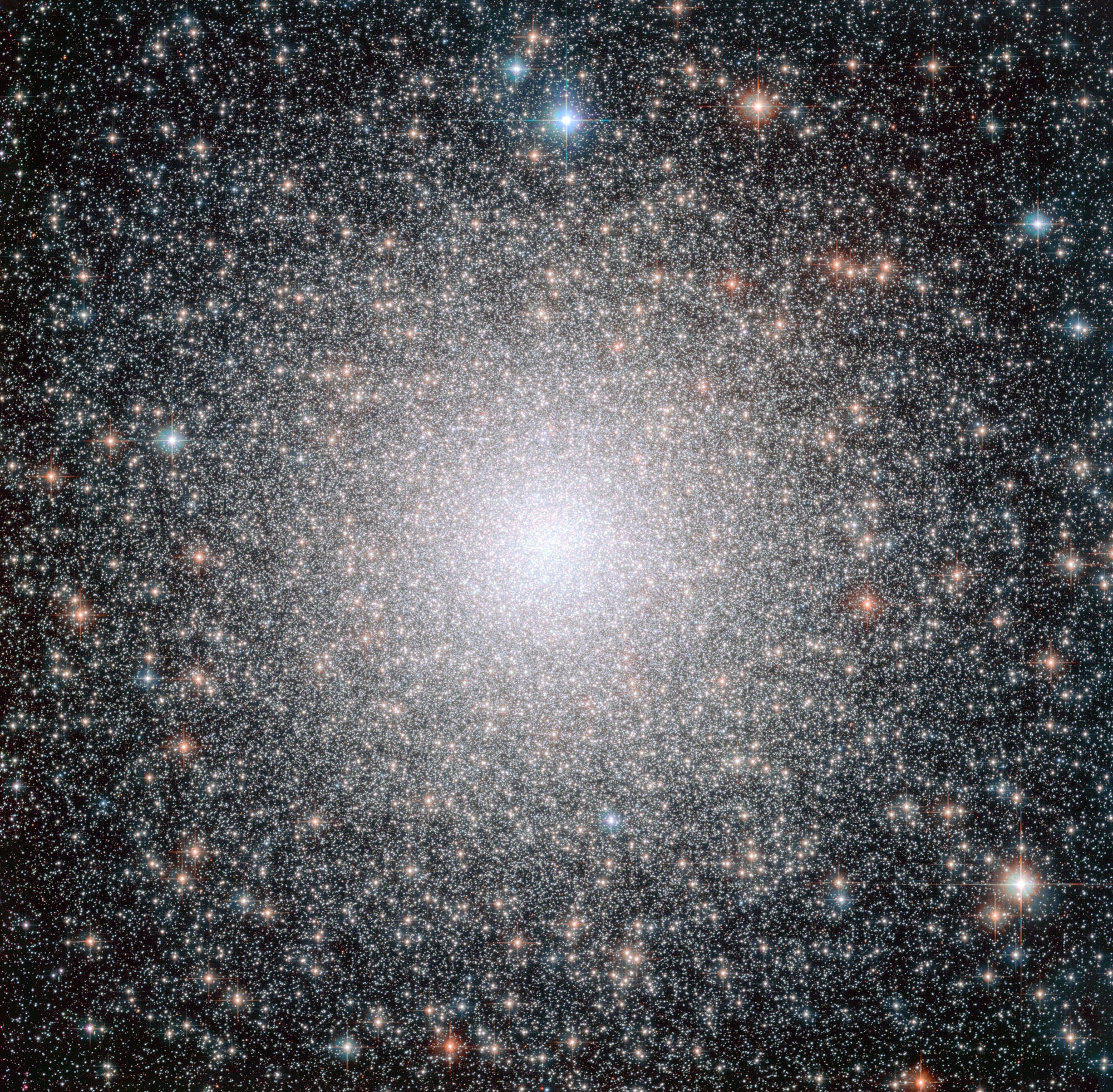 The globular cluster NGC 6388, observed by Hubble