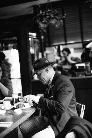 Little Pete's attracts people from all walks of life in Center City. Businessmen, celebrities taxi drivers, janitors, couples, you name it. (Neal Santos/WHYY)