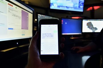 The moment a text comes in the dispatcher inquires if the 'caller' is able to make a voice call safely. (Bastiaan Slabbers for NewsWorks)