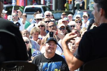  Fans listen as 4-time NASCAR champ Jeff Gordon answers questions in Rehoboth Beach. (Chuck Snyder/for NewsWorks) 