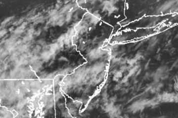 1150373_659350347417814_2016757854_n Visible satellite.