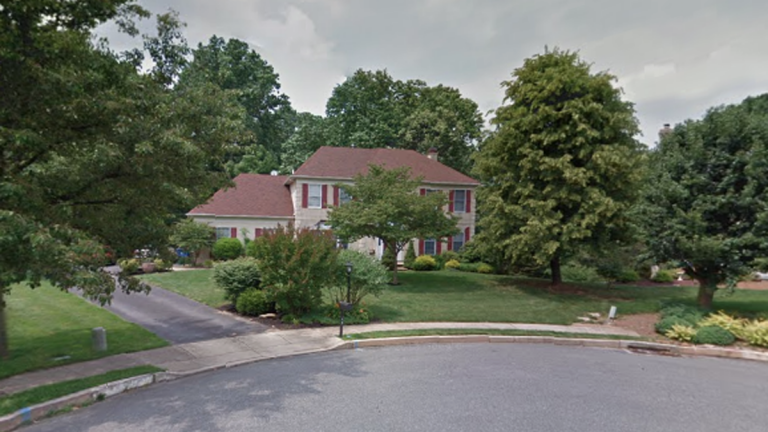  The Delaware County home at the center of a recent PA Supreme Courtruling. A woman who purchased the home sued because she wasn't toldthat in 2006 a man killed his wife and himself in the house. (Image via Google Street View) 