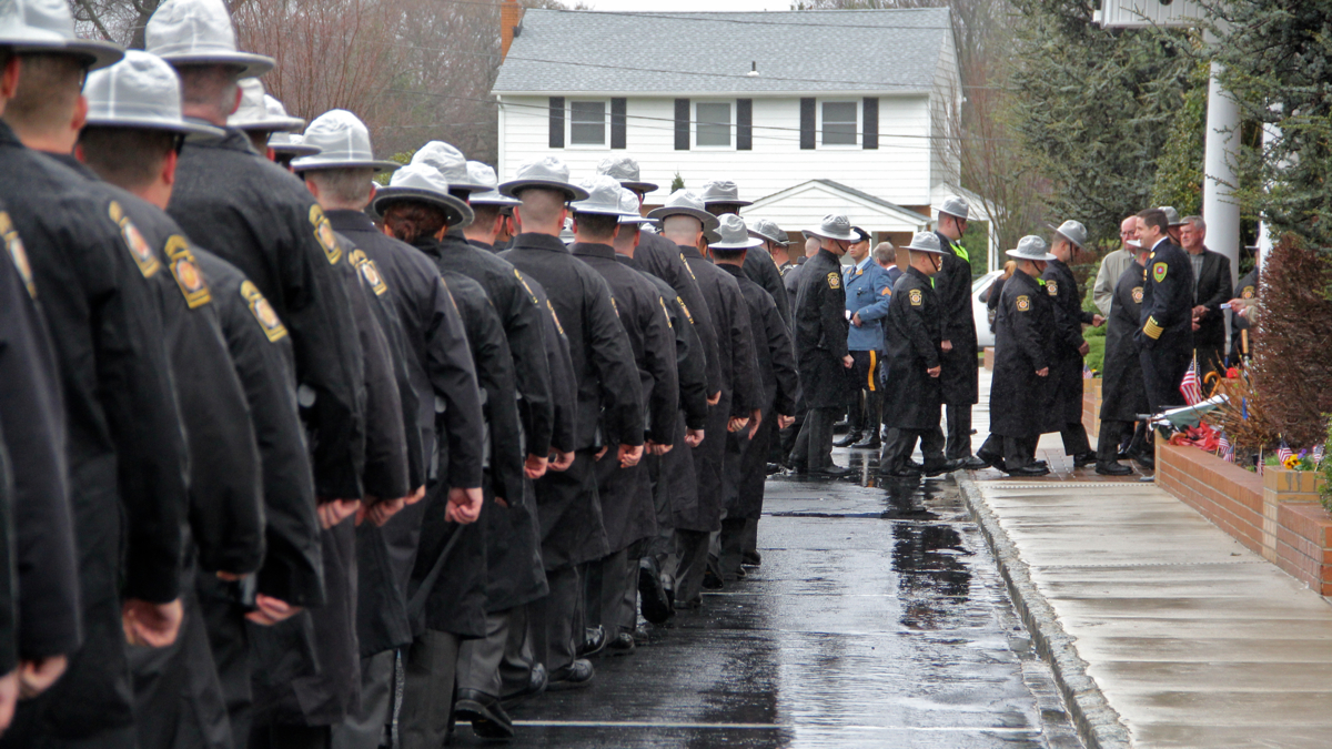 Crowds gather to say goodbye to New Jersey trooper killed in the line ...