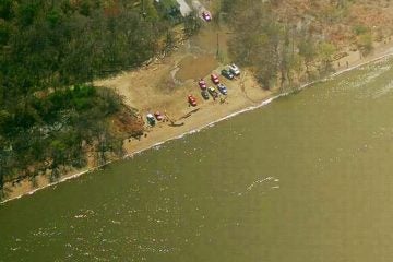 20130902-kayaker-body-found-1200 This aerial view shows a recreation area on the Delaware River near Beach Hill Road. (Image from Bing Maps)