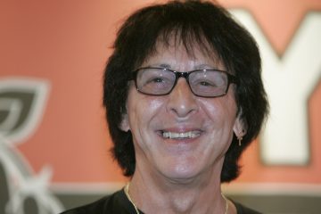  FILE - In this July 24, 2007 file photo, Peter Criss, founding member of rock group KISS, smiles during an autograph signing for the release of his solo album entitled 