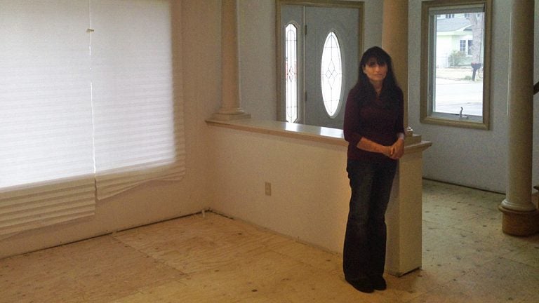  Margaret Quinn inside her Toms River home. She is on a waiting list for Sandy grants. (Tracey Samuelson/for NewsWorks) 