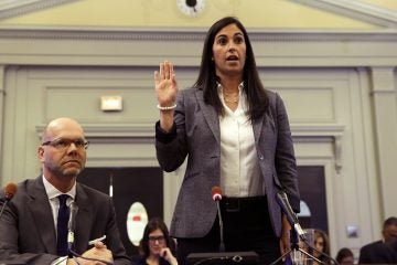  Christina Renna, is sworn in to testify before New Jersey lawmakers probing the George Washington Bridge lane closures scandal. (AP Photo/Mel Evans) 