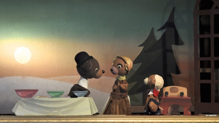 Puppet Show: The Three Little Pigs - Fairytale Town