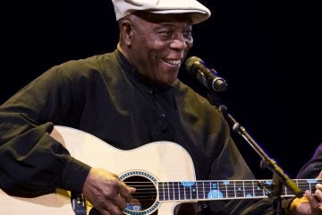  Buddy Guy performing in 2013 at Madison Square Garden. (Photo by Charles Sykes/Invision/AP) 