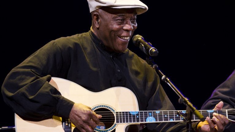  Buddy Guy performing in 2013 at Madison Square Garden. (Photo by Charles Sykes/Invision/AP) 