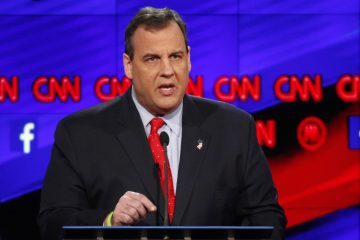  Chris Christie speaks during the CNN Republican presidential debate at the Venetian Hotel & Casino on Tuesday, Dec. 15, 2015, in Las Vegas. (AP Photo/John Locher) 