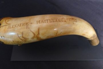 20151226-powder-horn-1200 (Photo via liveauctioneers.com)