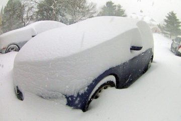  Heavy snow fell Friday night in Princeton, NJ. (Alan Tu/WHYY) 