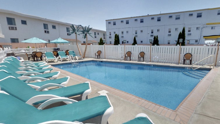 The swimming pool at Aztec Motel in Wildwood Crest. (Image via Google Maps)