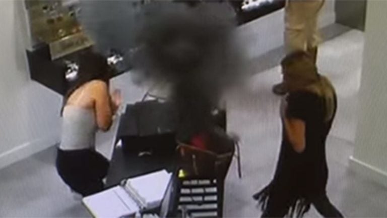 E cigarette battery explodes in handbag prompts mall scare in New