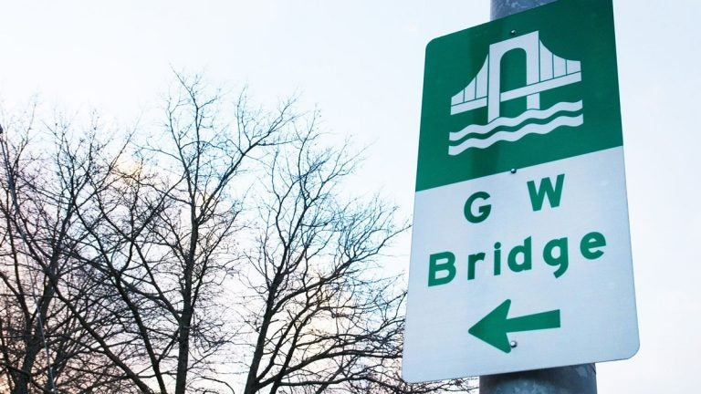 A sign directing New Jersey traffic toward the George Washington Bridge.
(Natalie Fertig / WNYC)