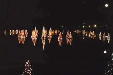 Holiday light show on the lake at Smithville. (Screen capture from video by Galloway Township News)