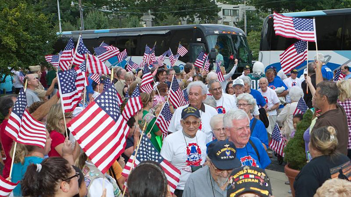 Nonprofit brings veterans by the busload to find closure in Washington ...