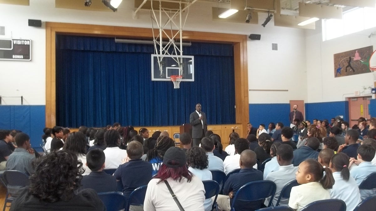  The author addresses 300 middle school students at the Brennan Rogers School of Communications and Media in New Haven, Conn. (Solomon Jones/for Newsworks) 