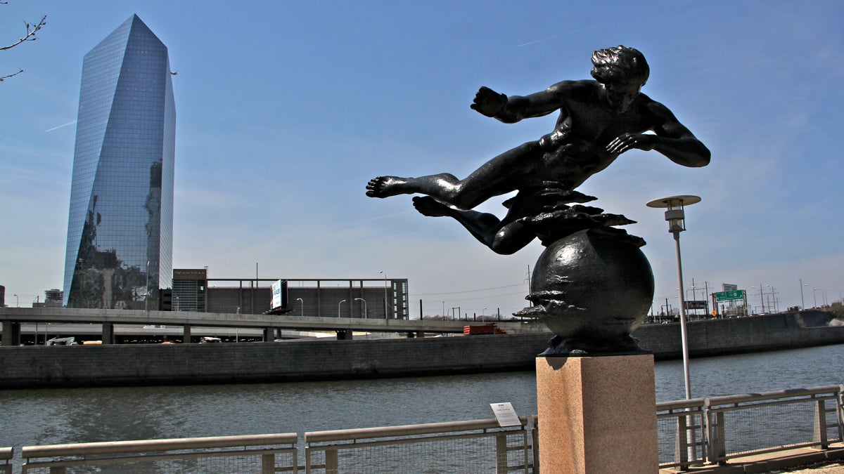  Air by sculptor Walker Hancock is on display at the Schuylkill Banks at the Cherry Street overlook after 15 years in a city storage facility. (Emma Lee/WHYY 