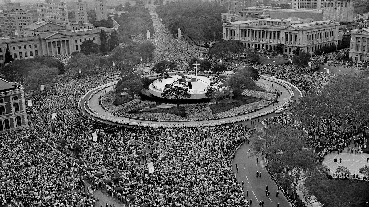  In this Oct. 3, 1979 file photo Pope John Paul II performs an outdoor mass for a huge audience at Logan Circle in Philadelphia.  (AP file photo) 