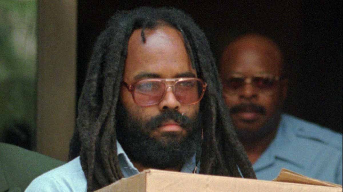 Mumia Abu-Jamal leaving a court hearing