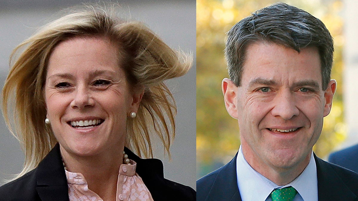 Former aide to Gov. Chris Christie Bridget Anne Kelly and former Port Authority of New York and New Jersey executive Bill Baroni are seeking a new trial following their conviction last week on all charges in the Bridgegate case. (Julio Cortez/AP Photo)