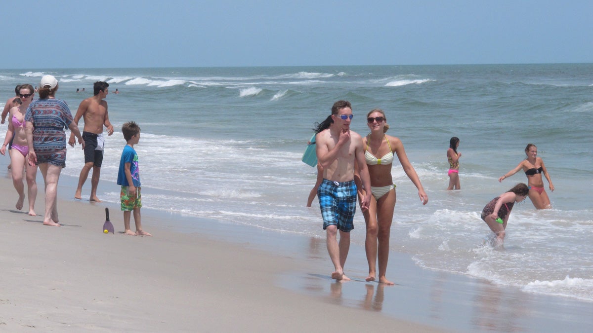  Beachgoers enjoy a day at Ship Bottom, New Jersey. State lawmakers Thursday introduced a bill to restore public beach access rules that were struck down by an appeals court in December.(AP Photo/Wayne Parry 