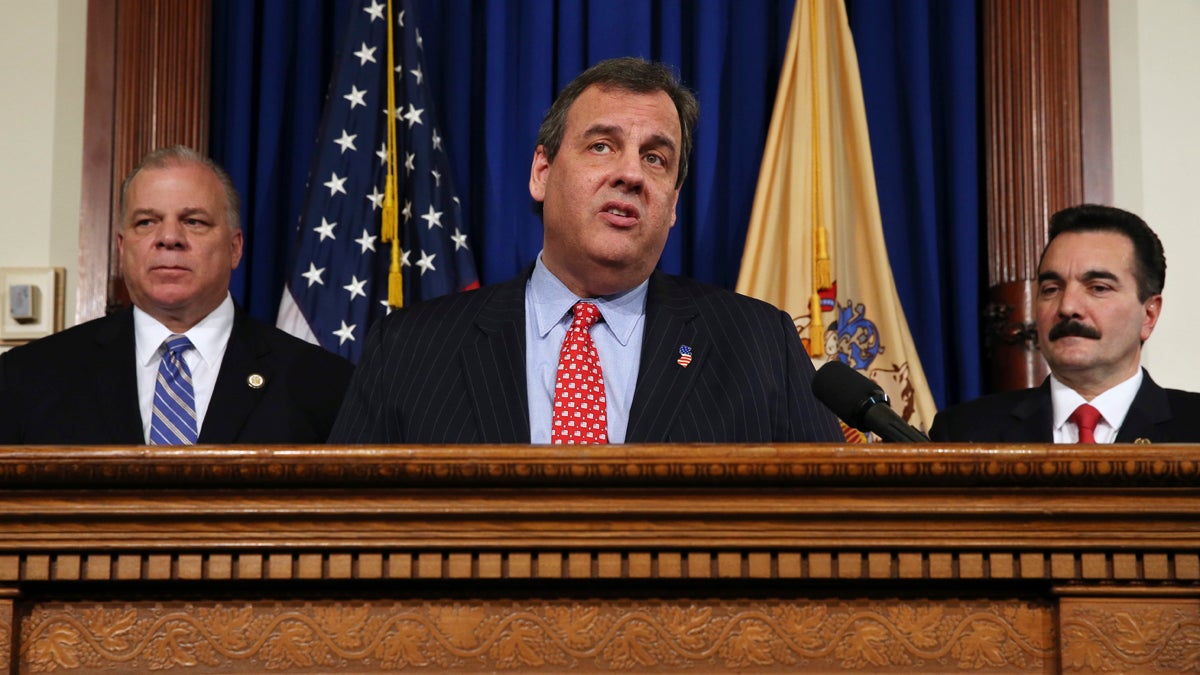 New Jersey Gov. Chris Christie (center)