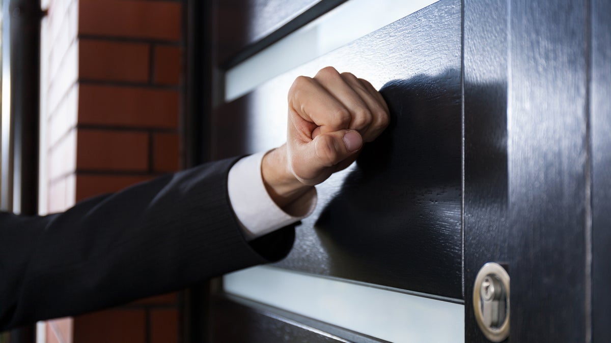 (<a href='http://www.bigstockphoto.com/image-74914648/stock-photo-hand-knocking-on-the-door'>Big Stock</a>)