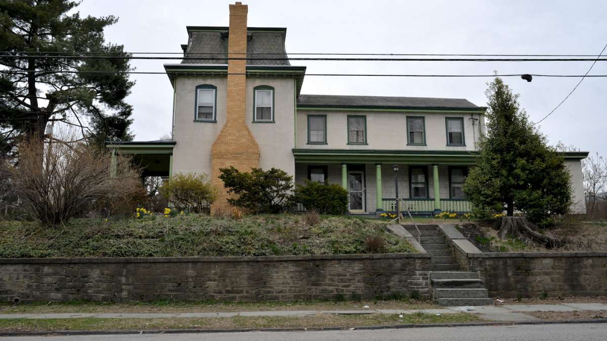  Called the 'Benjamin Kenworthy House,' 365 Green Lane sits back from the road at the top of the hill above Manayunk Avenue. (Bas Slabbers/for NewsWorks, file) 