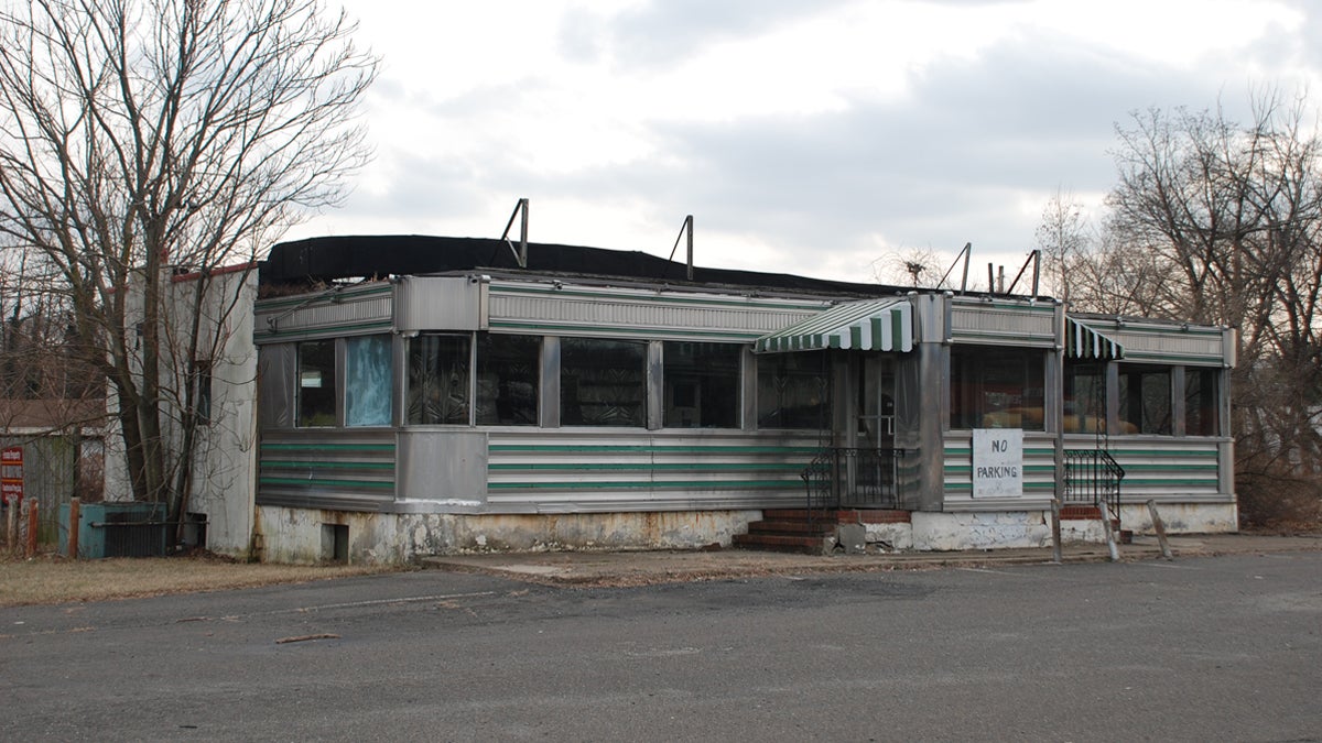  A closed diner sits on Route 1 near I-295 in Lawrence Twp.  (Image courtesy of Kevin Patrick) 