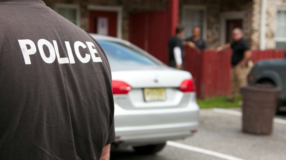  Research shows the training that police officers in 11 New Jersey counties have received on crisis-intervention techniques to interact more effectively with those who have mental illnesses is working. (Nathaniel Hamilton/for NewsWorks) 