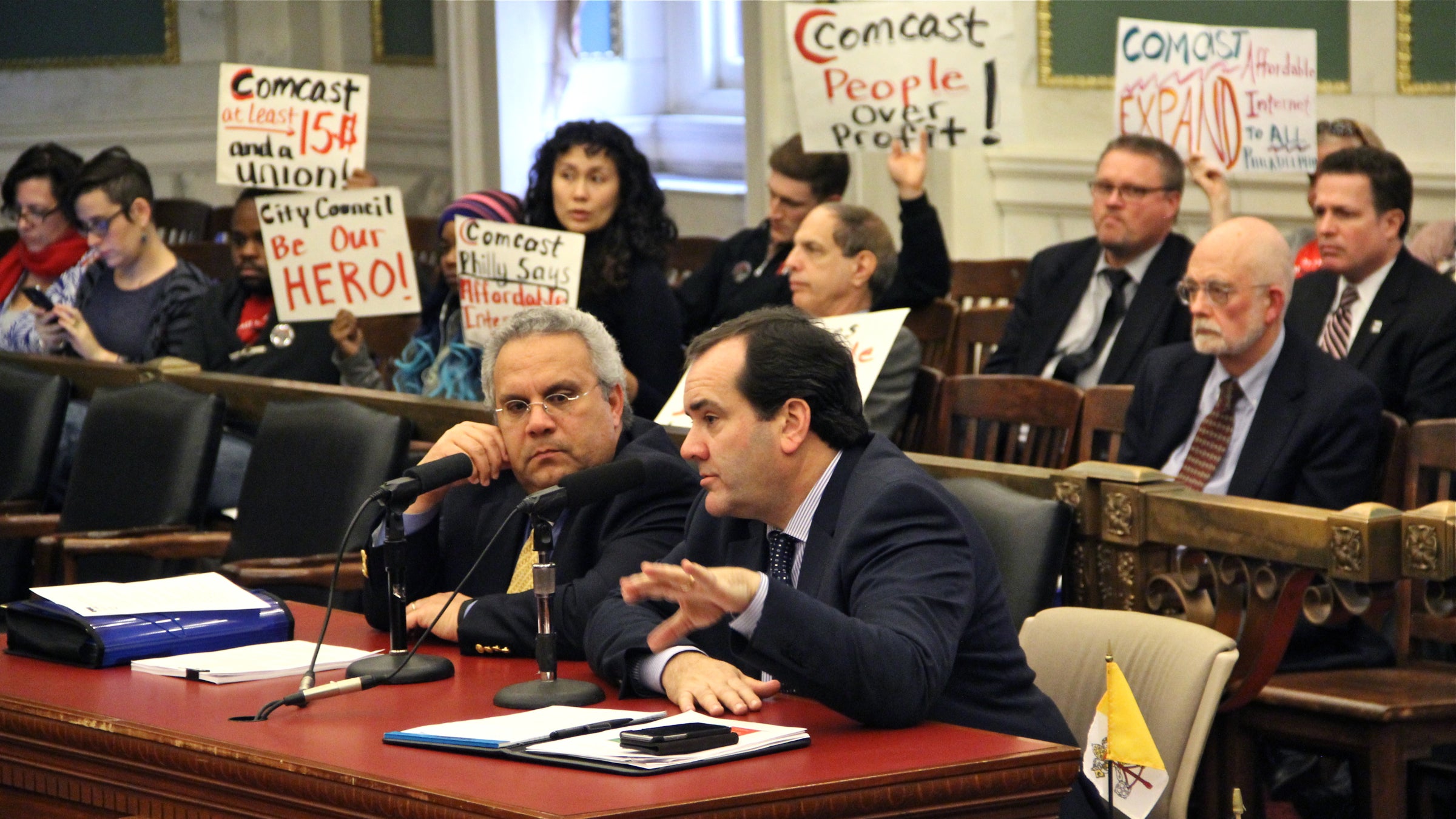  Comcast's Senior Vice President of Government and Regulatory Relations Mark Reilly testifies in City Council about the cable giant's franchise renewal contract. (Emma Lee/WHYY) 