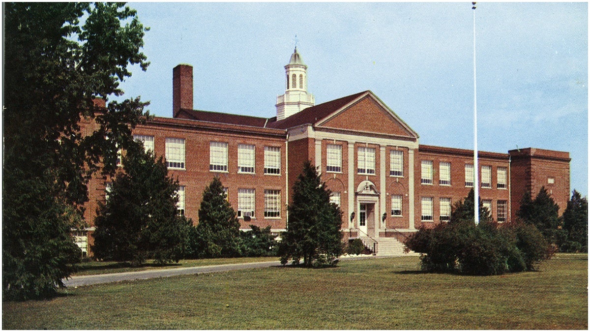  Dover High School (Photo courtesy of Delaware Public Archives) 