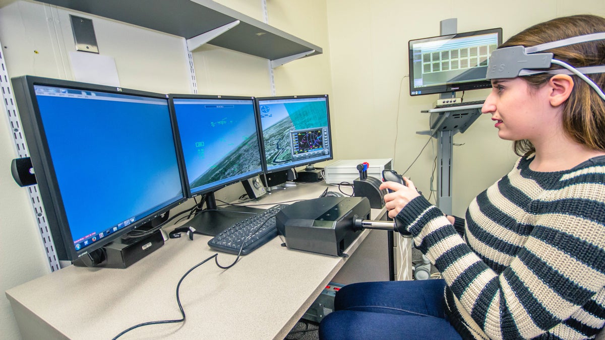  Drexel University researchers are using functional near-infrared measurements of brain activity to evaluate how well pilots and air traffic controllers perform. (Patrick Craven/Drexel University) 