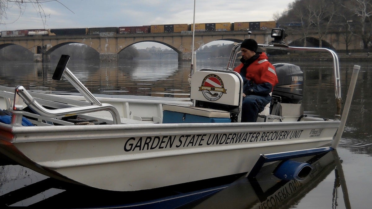  The Garden State Underwater Recovery Unit on the Schuylkill River. (Image courtesy of Carl Bayer, GSURU) 