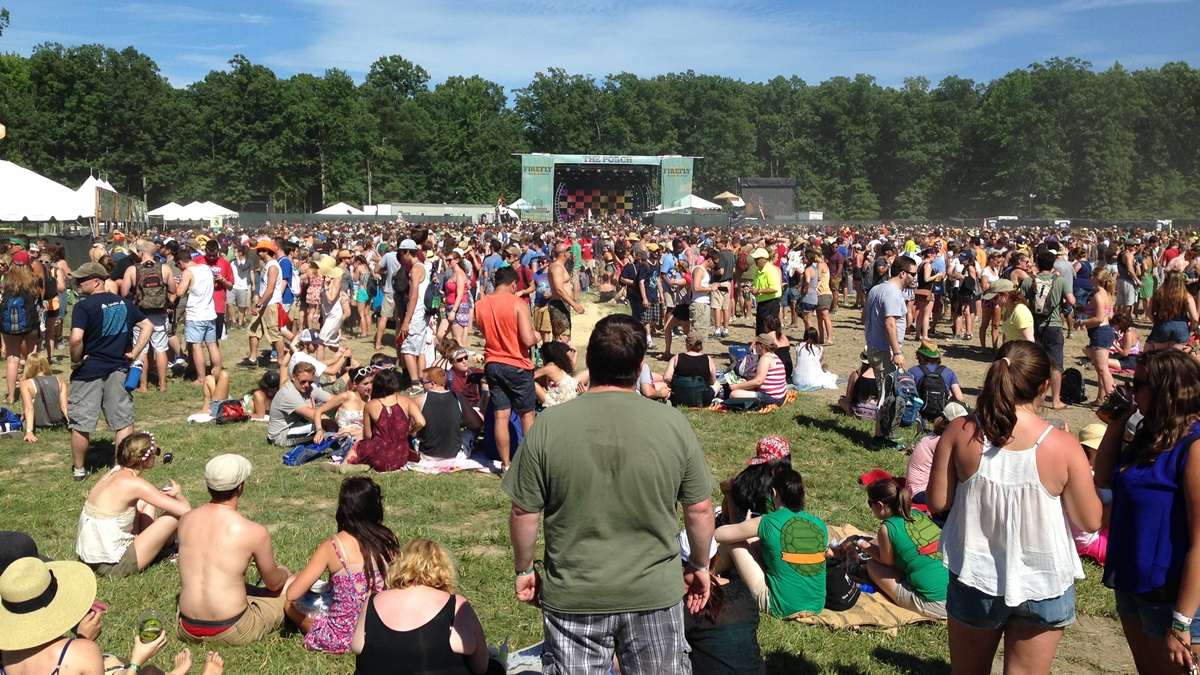  Thousands enjoy a performance at the 2014 Firefly Music Festival. (Mark Eichmann/WHYY) 