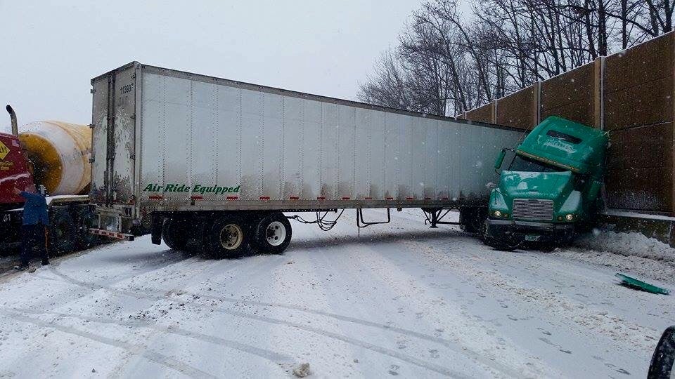  A jack-knifed tractor-trailer on the New Jersey Turnpike in Edison Tuesday morning. (Photo: JSHN) 