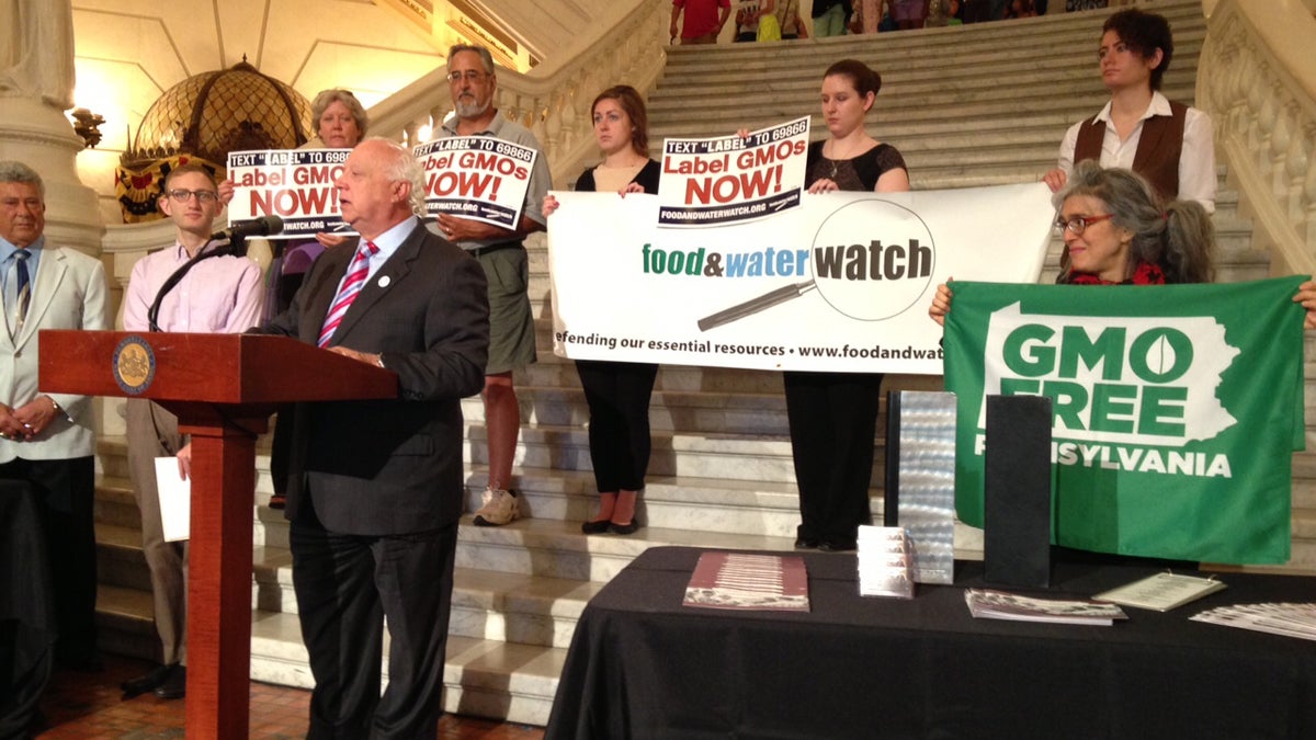  A group gathered Monday in Harrisburg to urge Pennsylvania lawmakers to support mandatory labels on food altered through biotechnology. (Mary Wilson/for NewsWorks) 