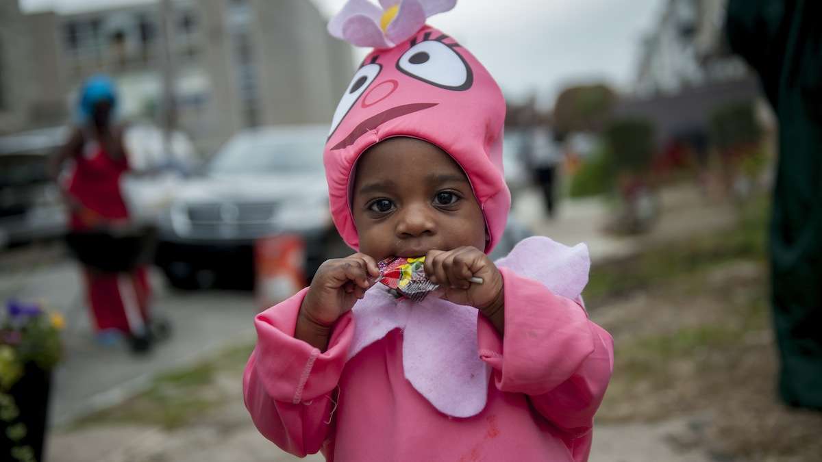  Savannah Lewis, 1, of Germantown, dressed as a character from Yo Gabba Gabba! for Halloween 2013. (Tracie Van Auken/for NewsWorks) 