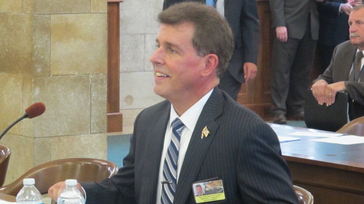 Richard Hammer testifies before a New Jersey Senate panel Thursday. (Phil Gregory/WHYY)