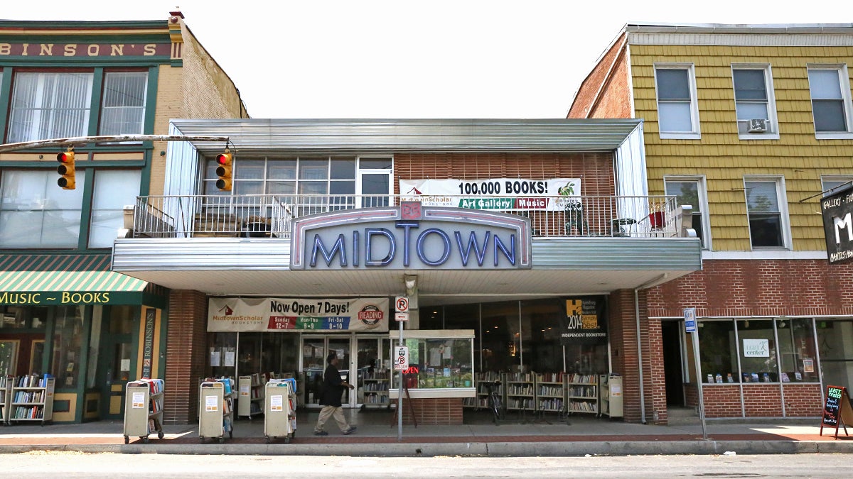  The Midtown Scholar bookshop is one of eight properties owned by Harrisburg Mayor Eric Papenfuse near two bars the city has labeled nuisance businesses.  (Lindsay Lazarski/WHYY) 