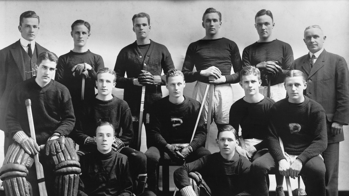  Hobey Baker, seated, center with his Princeton hockey teammates (Image courtesy of the Hobey Baker Foundation) 