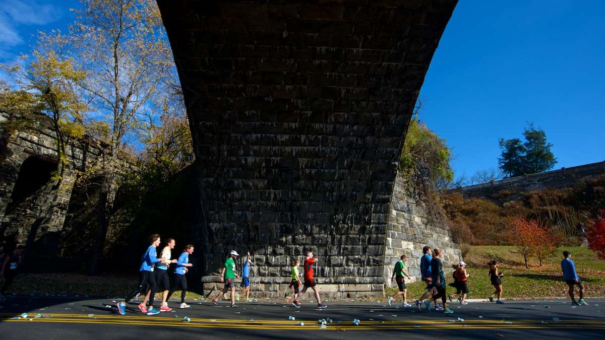  Kelly and MLK Drives will be closed to motorists on Sunday morning for a half-marathon. (Bas Slabbers/for NewsWorks) 