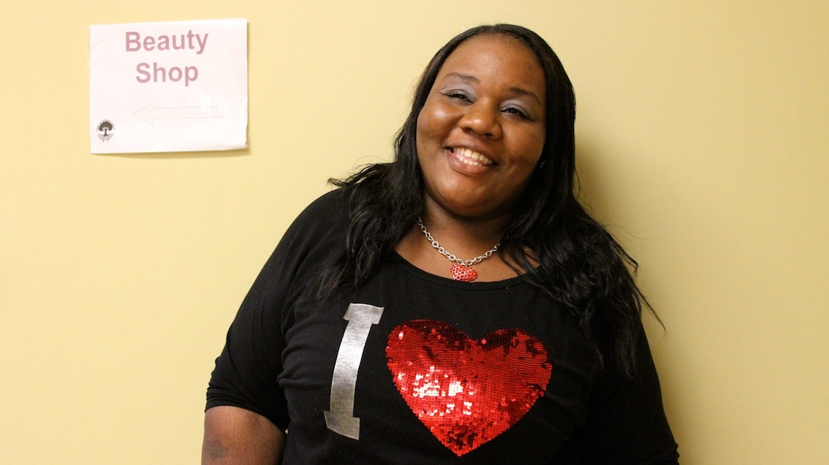  Rachel 'Hollywood' Carr at the Hollywood Beauty Salon in Germantown. (Lauren Gruber/for NewsWorks) 