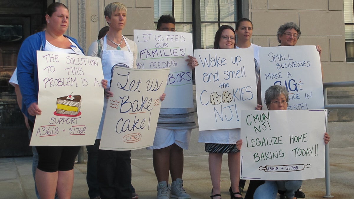 Home bakers rally outside New Jersey Statehouse Annex in Trenton Thursday. (Phil Gregory/WHYY)