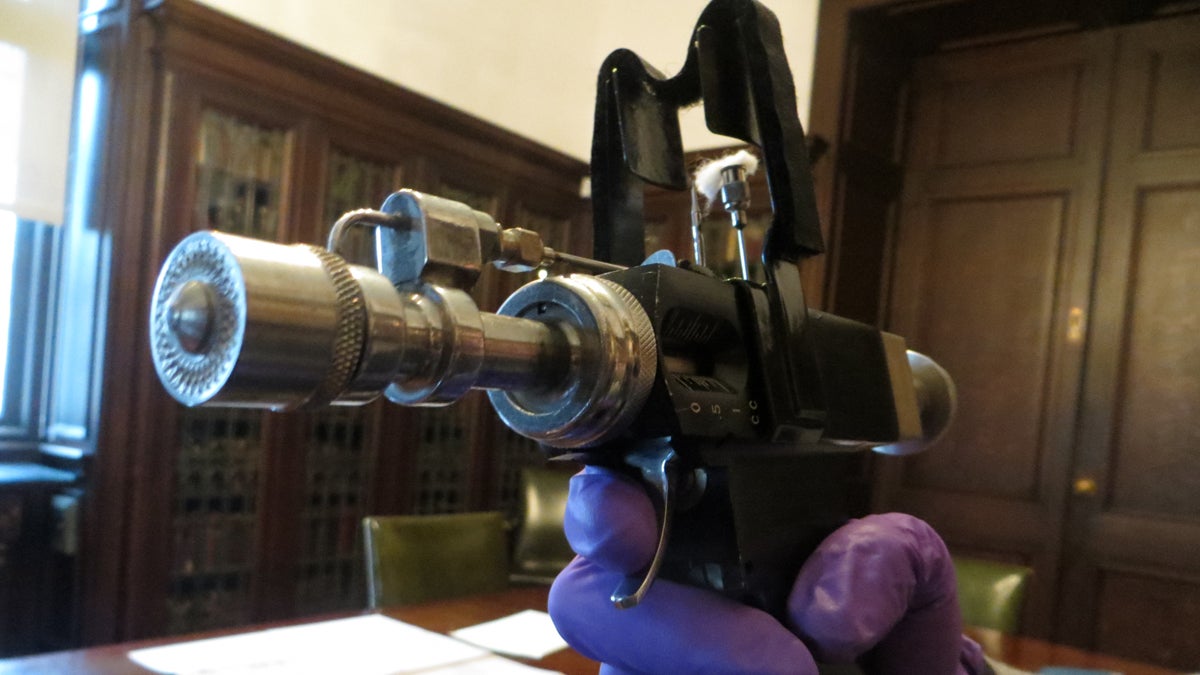 A 'jet gun' used to give the smallpox vaccine. (Taunya English/WHYY)