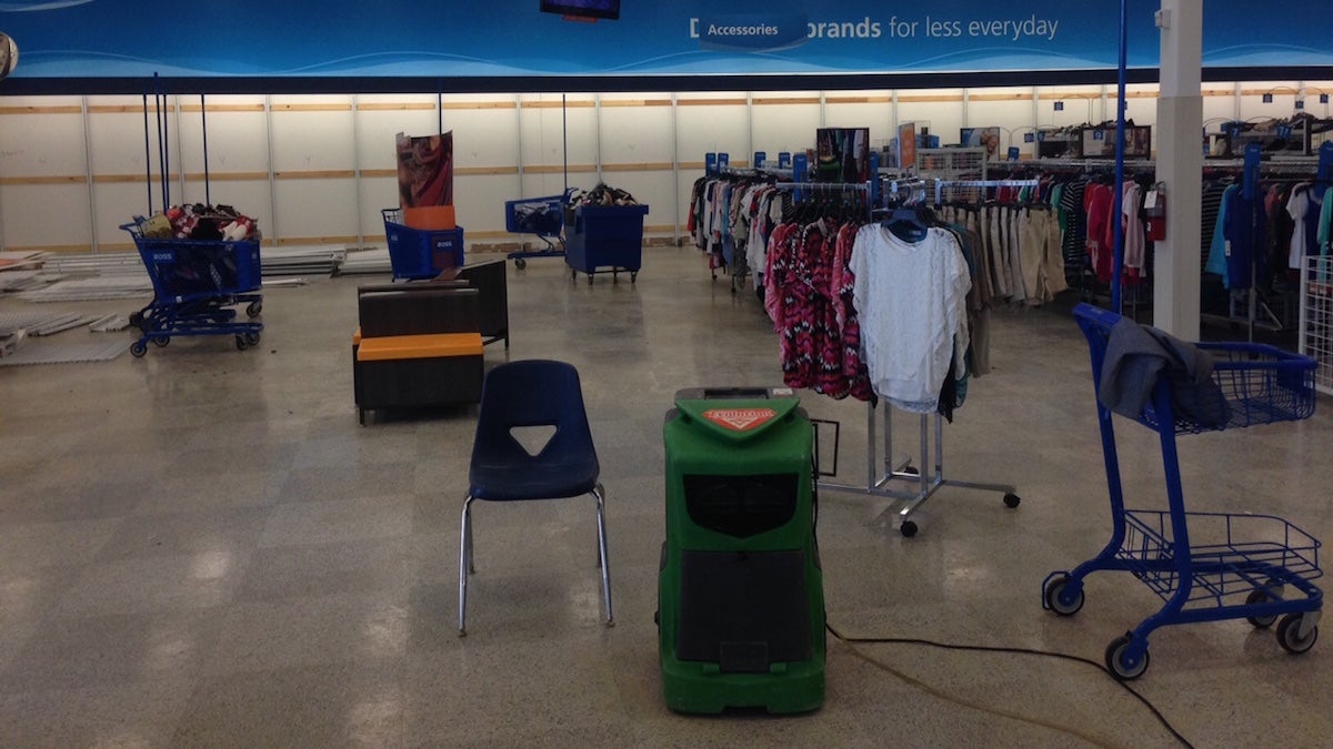  The inside of the Ross clothing store at Bakers Centre. (Neema Roshania Patel/WHYY) 